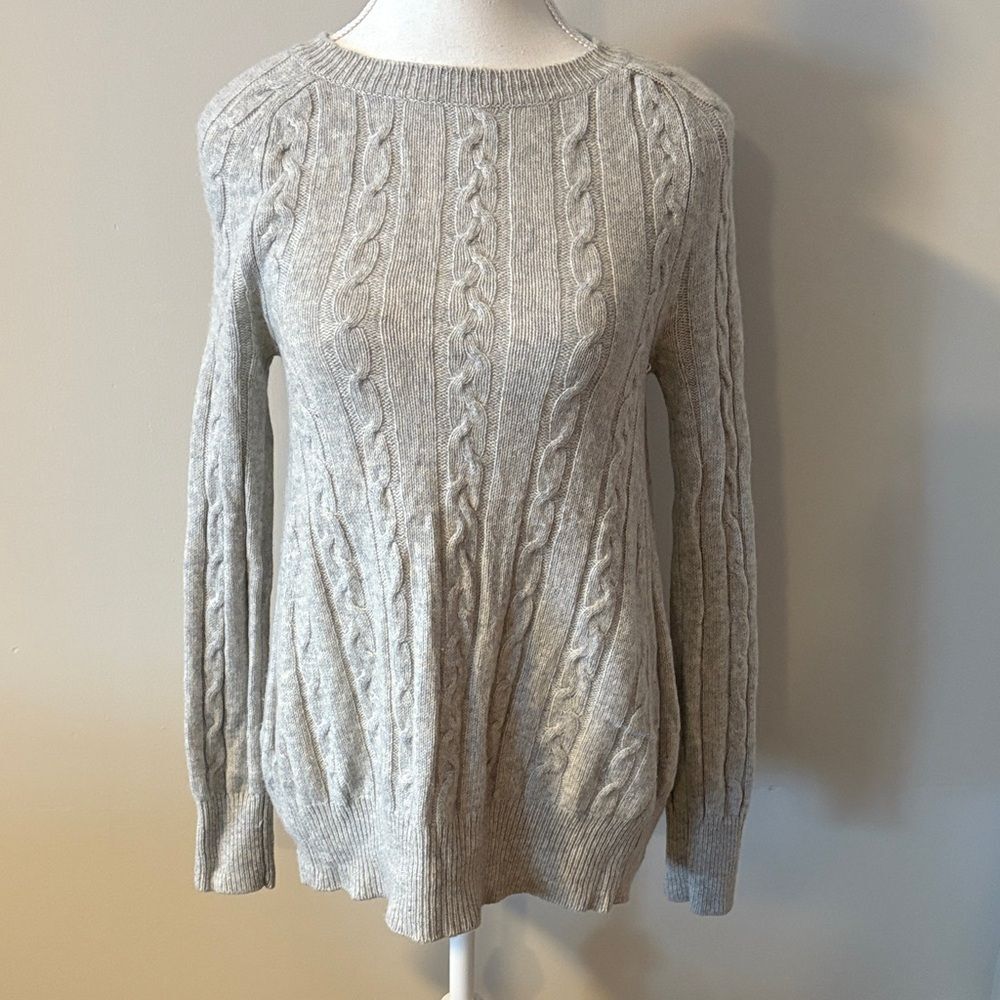 Minnie Rose 100% Cashmere Gray Cable Knit Long Sleeve Sweater. Size XS